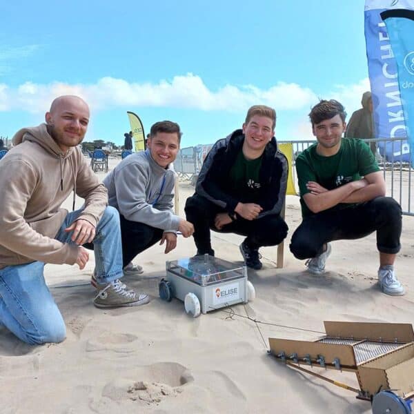 Concours robotique d’IBM : nos étudiants innovent pour dépolluer les plages de Pornichet